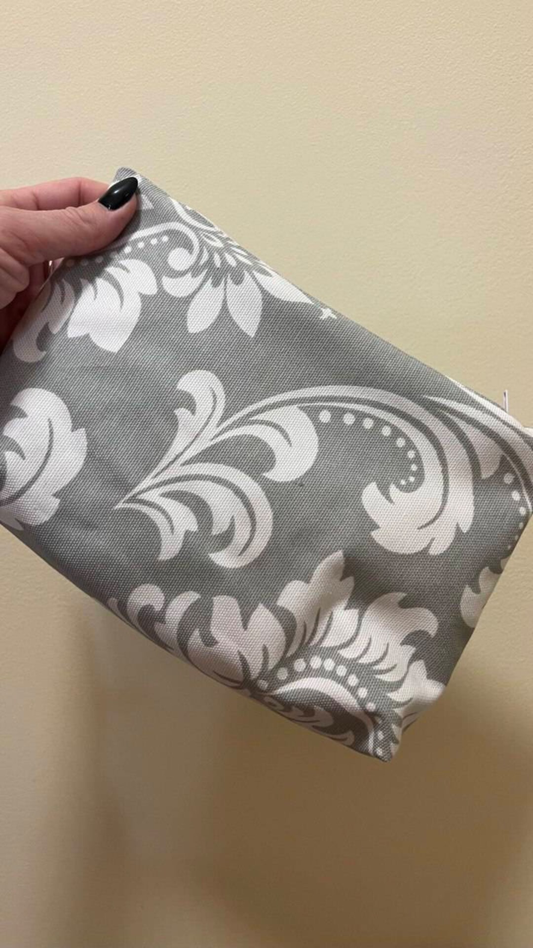 Check Pattern Cosmetic Pouch