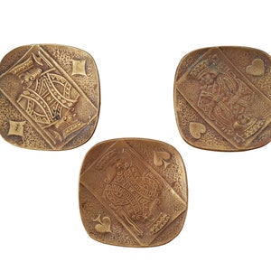Set di posacenere da tavolo vintage in ottone/bronzo. Mazzo di carte. Re delle carte. Prodotto in Spagna