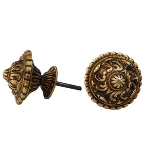 Vintage pair of furniture handles with point attachment. Round handle. Bronze drawer/door handle.