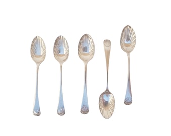 Set of 5 vintage teaspoons.