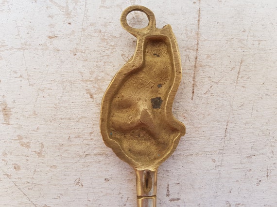 Vintage brass shoehorn. Kitten figurine. - image 8