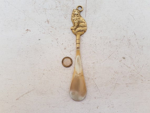 Vintage brass shoehorn. Kitten figurine. - image 4