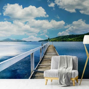 Papier peint Dock Over Lake – Papier peint lac panoramique autocollant pour salon et bureau, papier peint quai en bois, papier peint quai 3D en bois