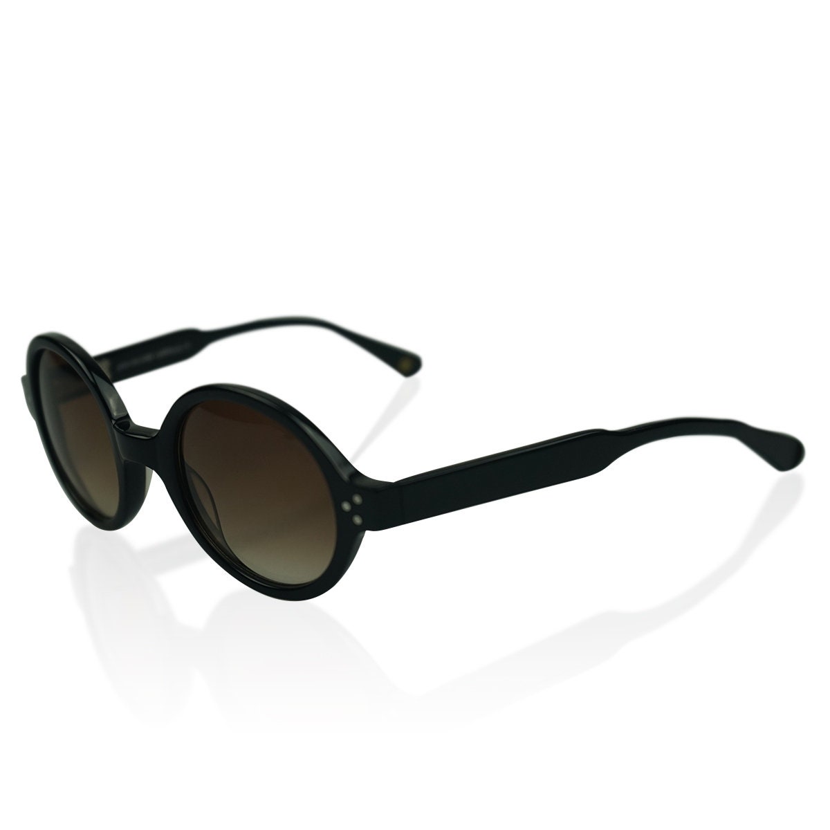 jono hennessy glasses