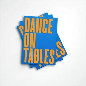 Carte postale DANSE SUR TABLES..... Carte A6, néon, carte de vœux, carte de félicitations, déclaration, typographie, design, fabriqué en Allemagne