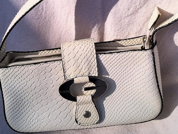 small guess purse