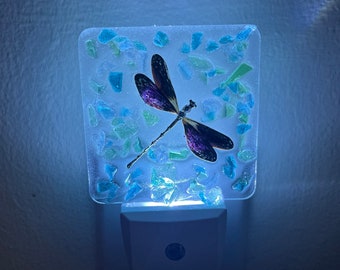 Dragonfly nightlight, Nightlight with Dragonfly, Dragonfly decor, Dragonfly light, Dragonfly night light, Glass Dragonfly