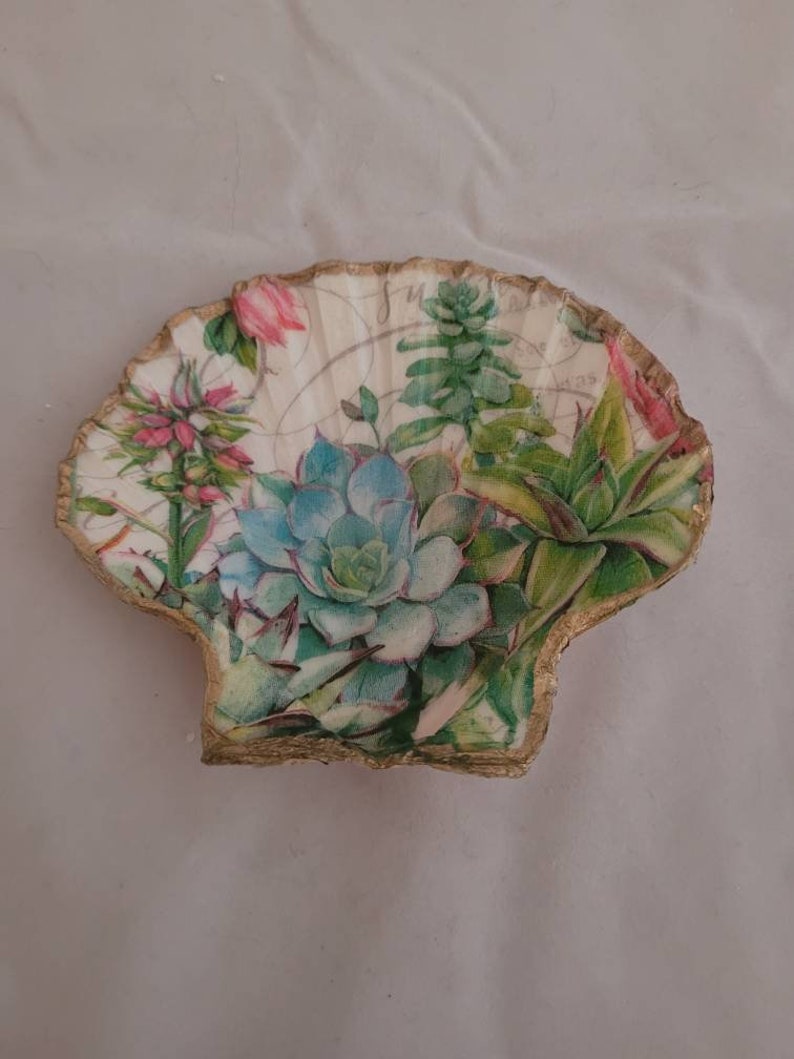 Trinket Dish Shell Art Succulent Shell Decoration Ring Holder Party Favors Shell Art Decoupaged scallop shell Candle Holder