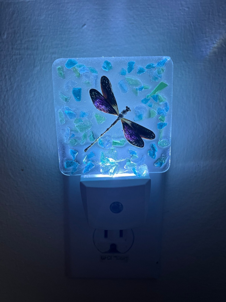 Dragonfly nightlight, Nightlight with Dragonfly, Dragonfly decor, Dragonfly light, Dragonfly night light, Glass Dragonfly image 1