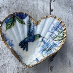 Shell Art Decoupaged Scallop Shell - Shell Art, Hummingbird Shell ...