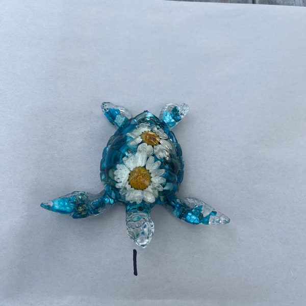 Resin sea turtle, resin turtle, flower turtle, handmade turtle, beach turtle, turtle gift, unique turtle, turtle lover