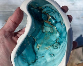 Alcohol ink jewelry tray, porcelain tray, alcohol ink art,  porcelain oyster shell ring dish, trinket tray, colorful ring dish,oyster dish