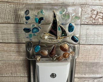 Beach Night Light: sailboat Shell light,  sailboat night light,  sailboat light, sailing gift, sailboat lover, sailing light
