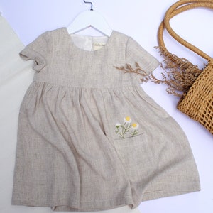 Linen girl dress/ Daisy -Embroidered linen dress/ Natural beige linen baby girl dress/short sleeve dress/spring outfit/ summer linen dress