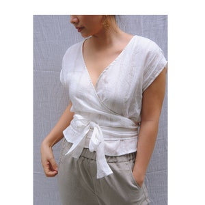 Linnen wikkeltop/ Gestreepte linnen top/Linnen kleding/ Linnen blouse/ Linnen zomerwikkeltop