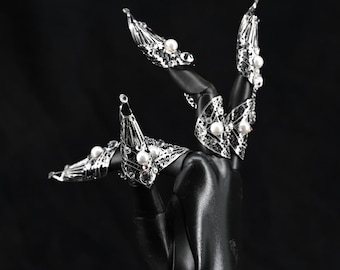 Laser-cut Surgical Steel Claw Swarovski Crystal & Pearl