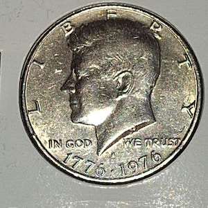 Lot of 5  1776-1976 D Bicentennial Kennedy half dollars in great condition. * Please VIEW photos.