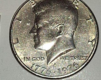 Lot of 5  1776-1976 D Bicentennial Kennedy half dollars in great condition. * Please VIEW photos.
