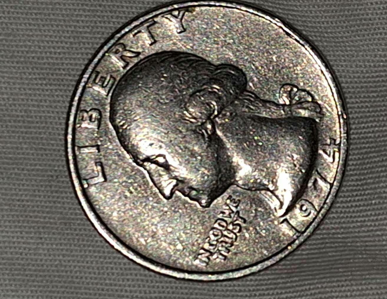 Coin lot with various errors, 1974 quarter, 2005 penny, 2000 penny, 1983 D penny and 1975 dime