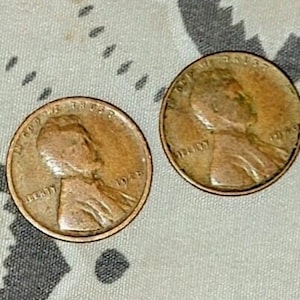 Two Vintage pennies 1928 and 1940 no mint wheat with errors
