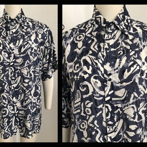 vintage 80s mens silk Buttons down shirt,Hippie Vacation, Hipster,abstract blue and white print ,SizeM,hawaii shirt,summer shirt