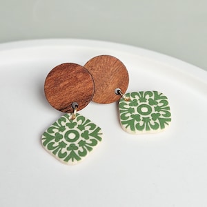 SPANISH TILE PATTERN EARRINGS | hanging / earrings, wood, green-beige, gold / 18K gold-plated, flowers / ornaments, polymer clay, boho