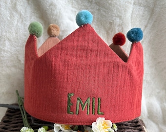 Personalized birthday crown with embroidered name, including buttons (1-9) and adjustable size - Paper Dragon -