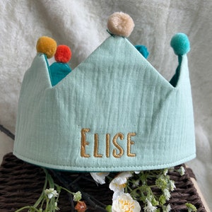 Birthday crown with name embroidered including button & size adjustable paper kite Mint