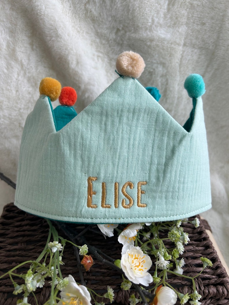 Birthday crown with name embroidered including button & size adjustable paper kite Mint