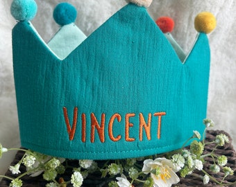Personalized birthday crown with embroidered name, including buttons (1-9) and adjustable size - Paper Dragon -