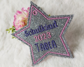 Klettie / Aufnäher / Magnet/ Druckknopf  Schulkind 2024 mit Name  Glitzer Stern