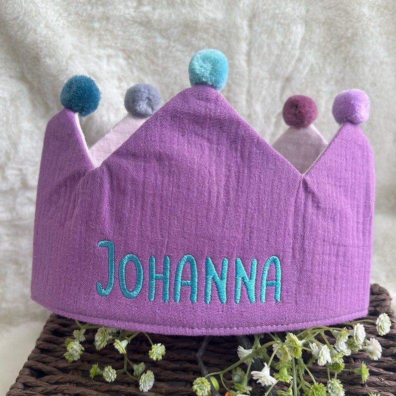 Birthday crown with name embroidered including button & size adjustable paper kite Lila