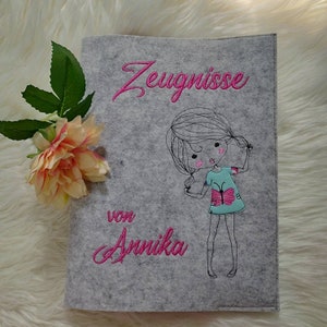 Zeugnismappe bestickt mit Mädchen Namen inkl. Klarsichthüllen Mappe