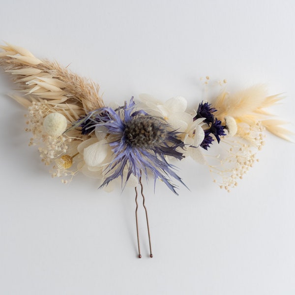 Accessoire fleurs séchées stabilisée sur pique a chignon bleu pour mariage ou évènement