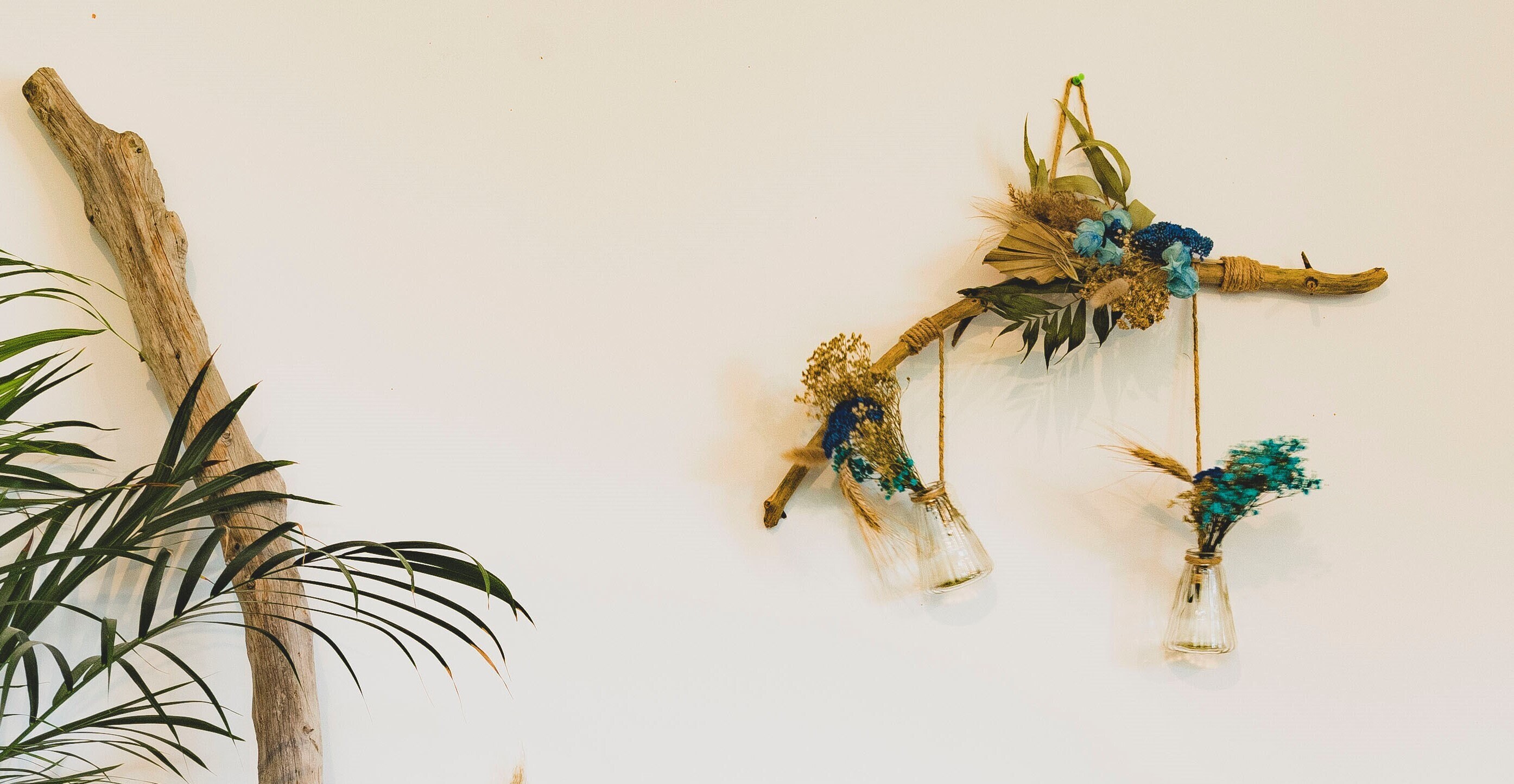 Suspension Murale Fleurs Séchées Stabilisées