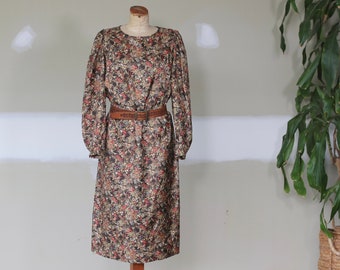 Vintage 70s Floral Tea Dress - Silk Evening Gown for Festivals, Weddings, and Autumn Events