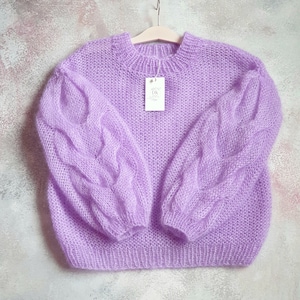 Damestrui lila mohair, pofmouwen met vlechten, trui met borduursel, kerstcadeau