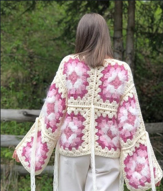 エムズグレイシー★花刺繍パールビーズ ニットカーディガン ピンク L グログラン 手編みクロシェットのグランマスクエアカーディガン、ピンククリーム色