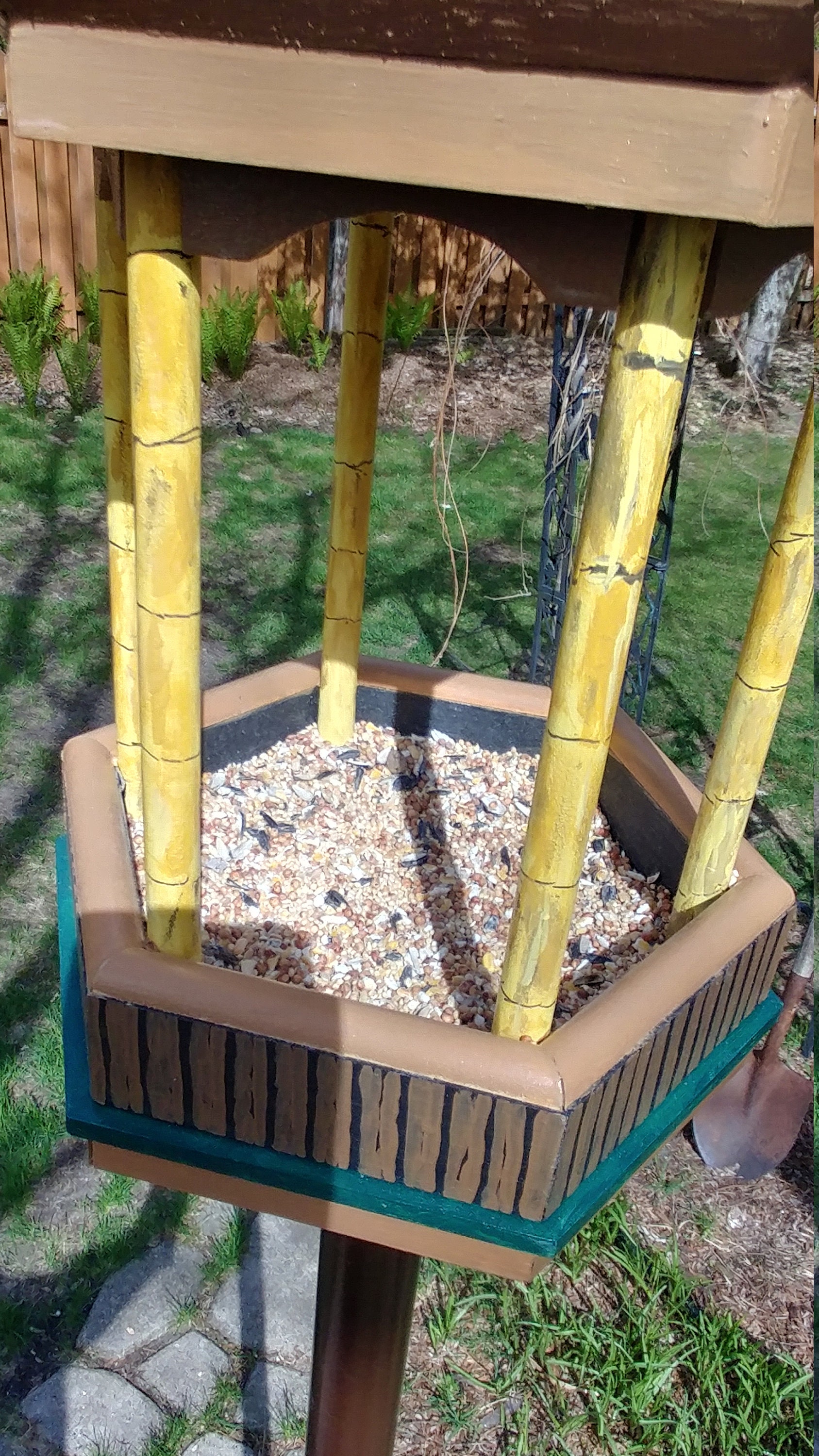 Artistic Bird Feeder Tiki Gazebo