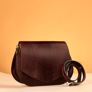 Leder Satteltasche, Leder Umhängetasche, Burgunder Crossbody-Tasche, Damenledertasche, Iguana geprägte Lederhandtasche, Burgunder Geldbörse