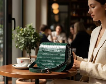Green Croc Embossed Leather Saddle Bag, Structured Shoulder Handbag, Glossy Crocodile Texture Crossbody Purse