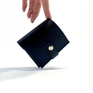 Schwarze klassische Geldbörse für Frau, raffinierte Ledergeldbörse, schwarze Ledergeldbörse, geprägte Ledergeldbörse