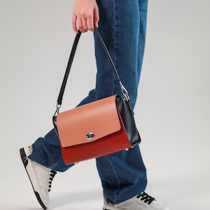 Sac à bandoulière en cuir bordeaux, bandoulière en cuir bordeaux, sac à main en cuir rose, sac à main en cuir pour femme, fermeture éclair en cuir lisse