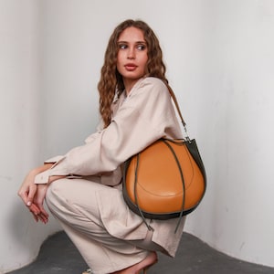 Große Ledertasche, Senf Crossbody, Senf Tragetasche für Damen, Stilvolle Einzigartige Leder Geldbörse, Dunkelgrüne Satteltasche, Top Hanger Handtasche