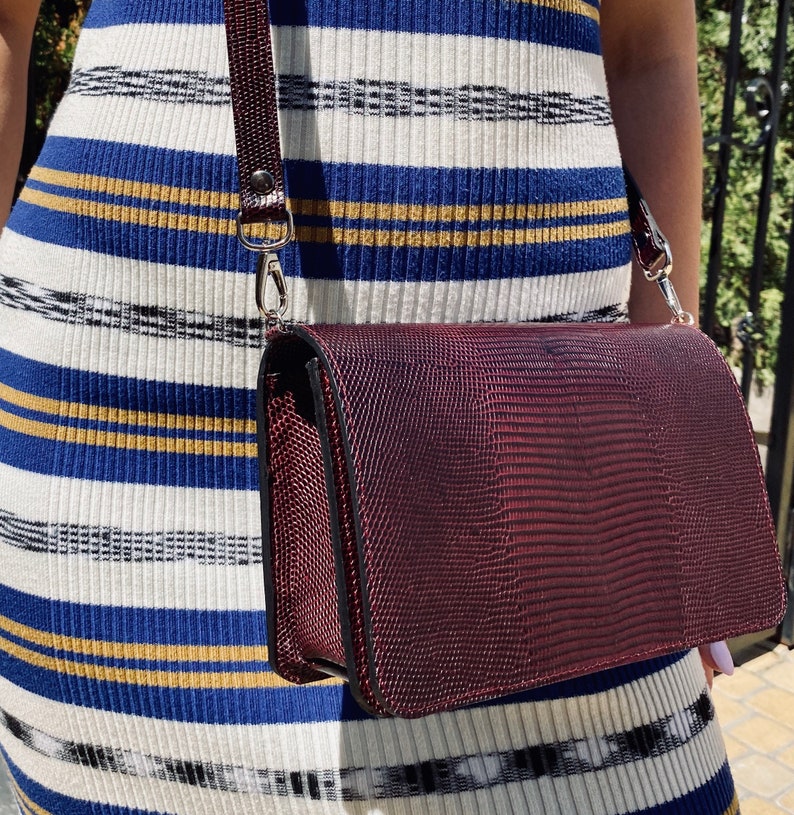 Burgundy Iguana Embossed Leather Women's Handbag, Handcrafted Leather Shoulder Bag, Small Crossbody Bag, Burgundy Iguana Print Leather Purse image 3