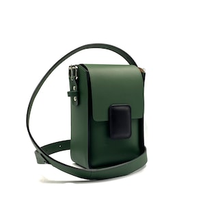 Modern Leather Bag for Woman, Green Leather Messenger Bag, Urban Leather Shoulder Bag, Green Leather Crossbody Bag, Green Leather Purse