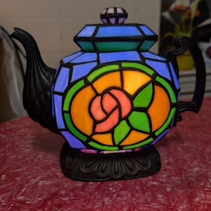 Vintage Cheyenne Tiffany-Style Stained Glass Teapot Accent Lamp - Rose Motif (Near Mint) cottagecore granny core 90's indigo night light