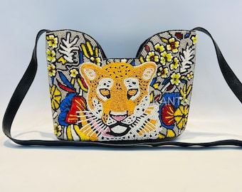 Beaded Tiger Face Crossbody Bag, Handmade Animal Purse, Fierce Jungle Beaded Handbag, Statement Wild Cat Shoulder Bag for Women
