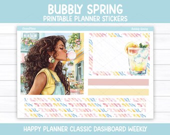 Op de afbeelding: Printbare plannerstickers met het thema "Bubbly Spring". Het ontwerp toont een vrouw die een bel blaast, een verfrissend drankje en decoratieve elementen in pastelkleuren. De tekst "Happy Planner Classic Dashboard Weekly" is ook opgenomen.