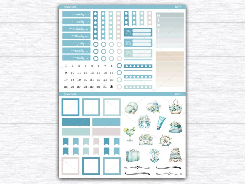 Op de afbeelding: Een planner sticker vel met een strand thema. De stickers zijn in tinten blauw, beige en wit. Het vel bevat kalendernummers, dagen van de week, vakken, banners en decoratieve elementen zoals schelpen, bagage en een cocktail.